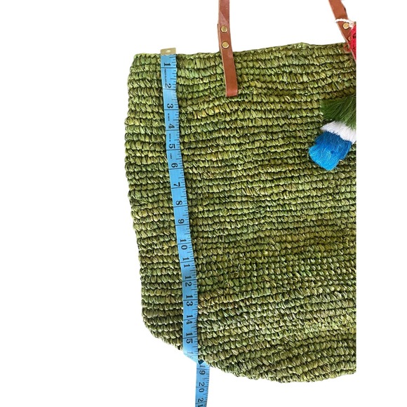 Green Straw Tote with Tassels Beach Tote - Picture 4 of 6